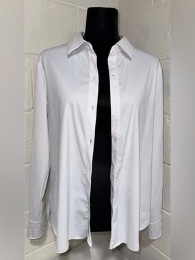 Lyssé White Long Sleeve Button Up Shirt Blouse Stretch Classic M